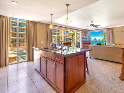 Maui Resort Rentals: Honua Kai Hokulani 341/2