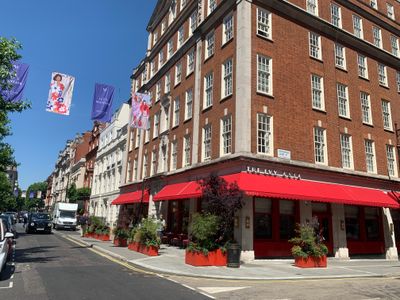 A spacious 3-Bedroom appartment in Mayfair