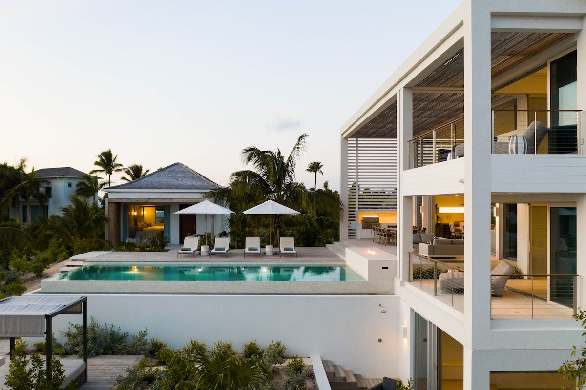 Beach Enclave Grace Bay V3 – 6 BD Oceanview Villa gallery image 4