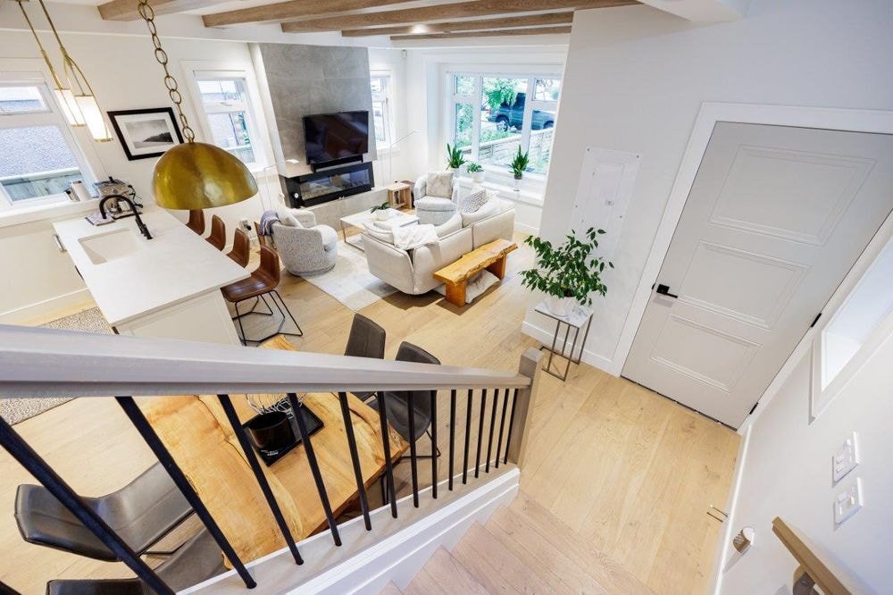 Stylish & modern near Main St Shops & services gallery image 4