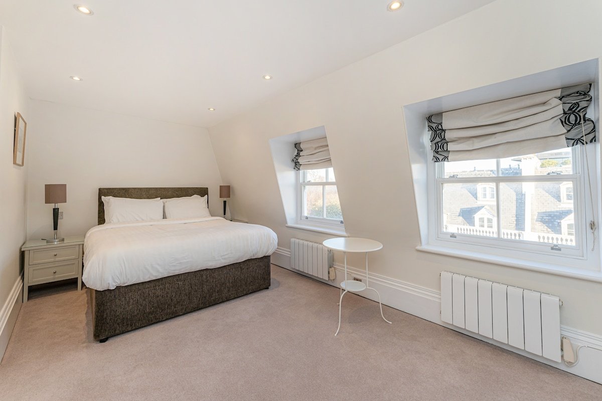 London Gardens – 4 Bedroom Flat gallery image 4