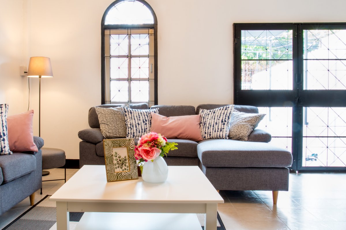 Neveu:The Casa, 5 bedrooms Apt@MRT Sutthisan