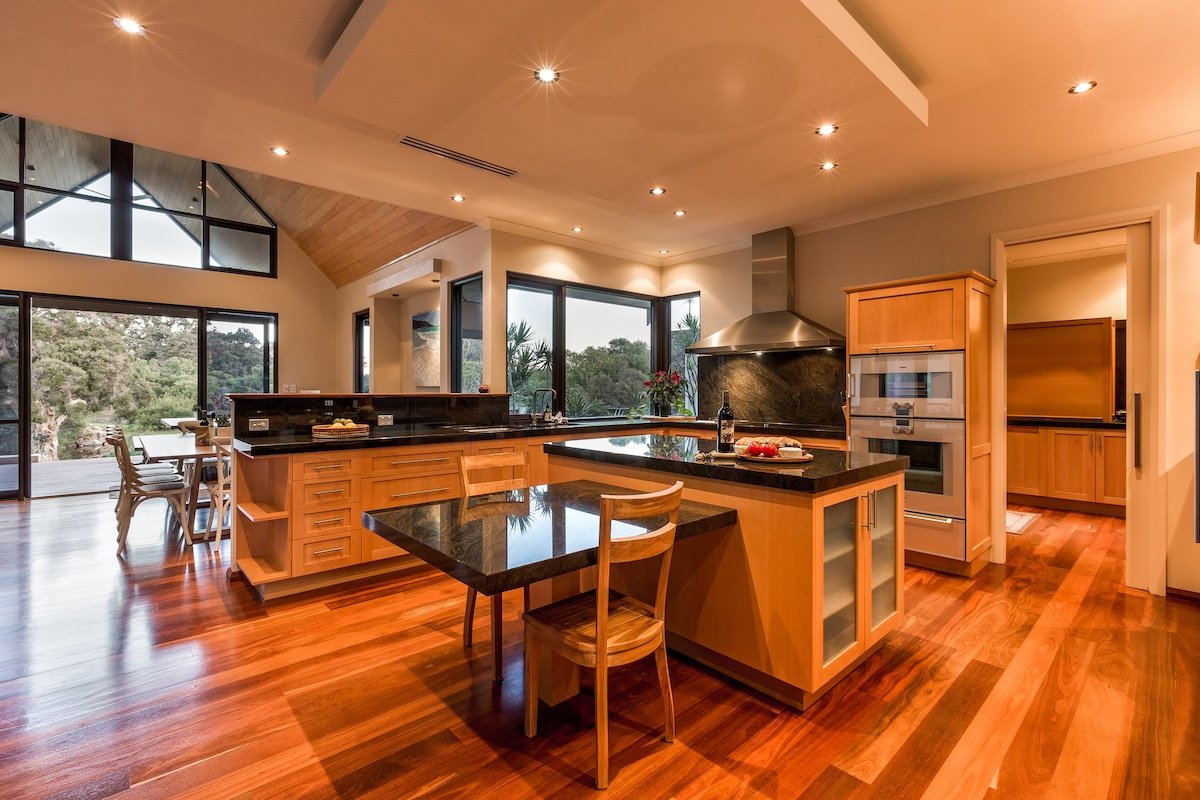 Nanga Mai—Luxe Bushland Haven near Yallingup Beach gallery image 4