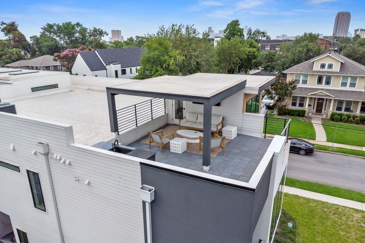Off-Henderson Lux 4100sqft Estate•Rooftop•Pool/Spa gallery image 5