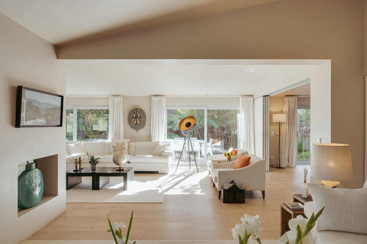 Light Villa by Cadenzalux