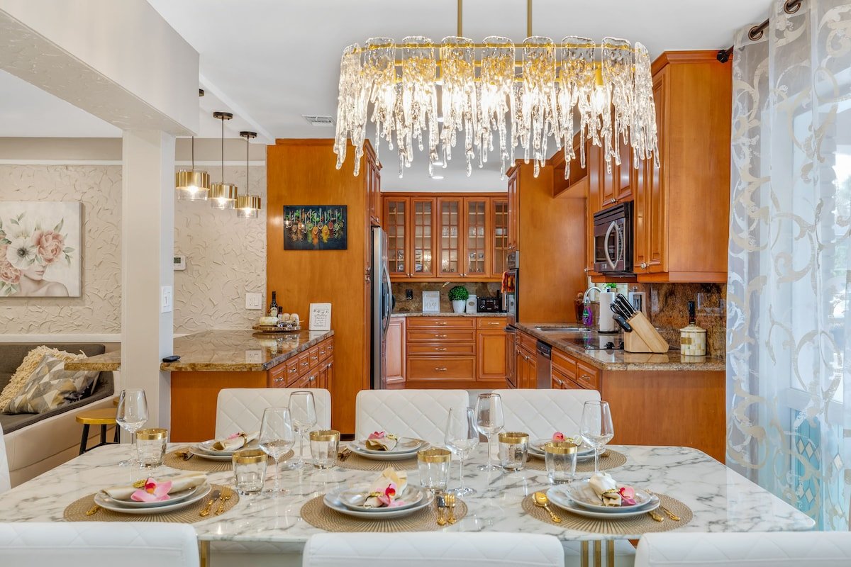 “MIA Lauderdale-by-the-Sea!” 5BD 2500Sqft gallery image 4