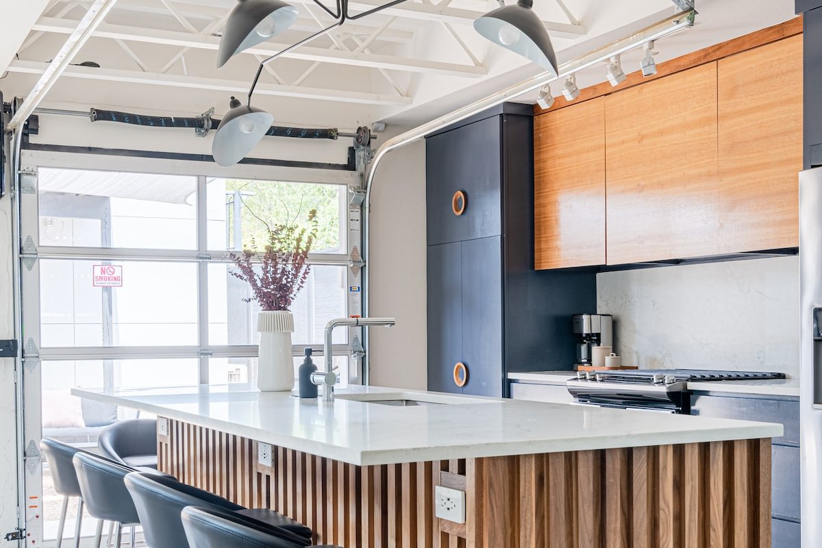 Eastside Retreat: Work, Play & Explore Downtown gallery image 2