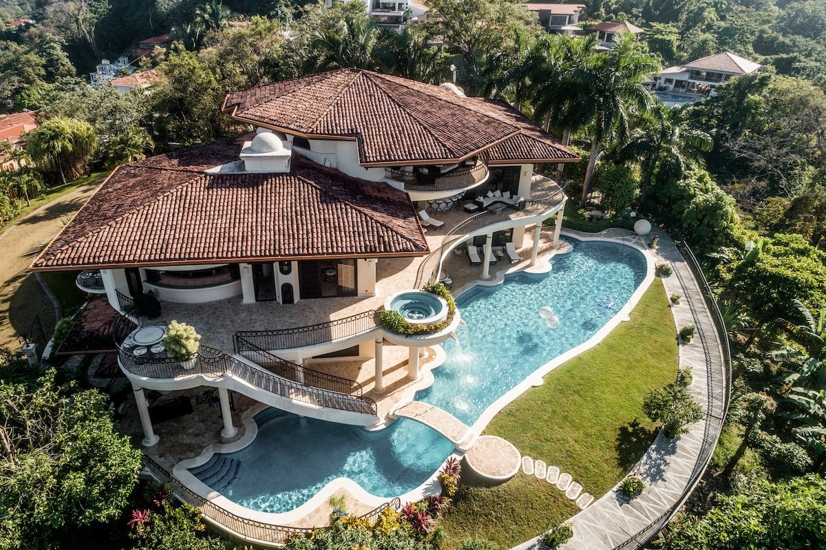 Villa Avalon gallery image 3