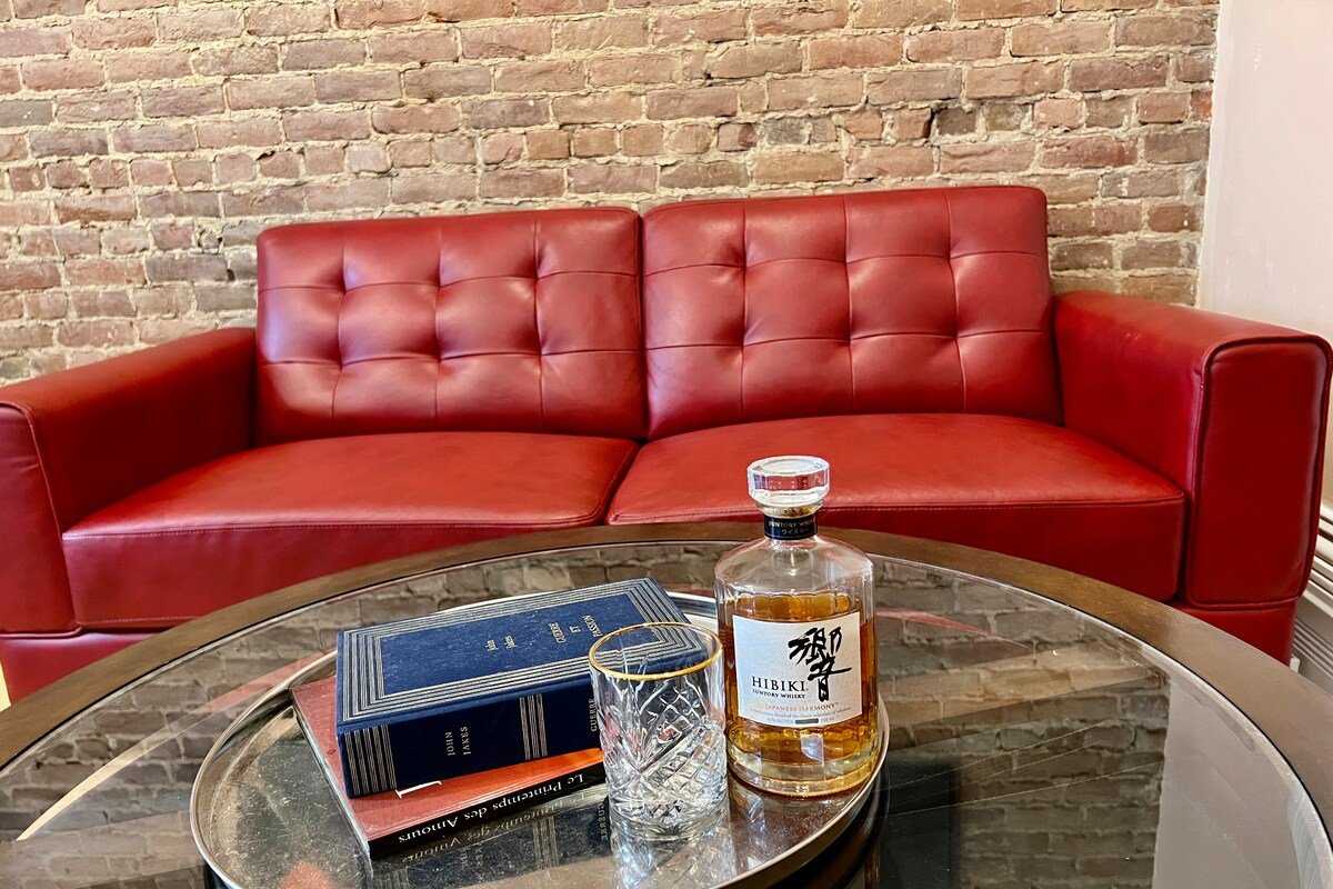 B&B MTL downtown Old port 4B2B 1Free parking EVSE gallery image 5