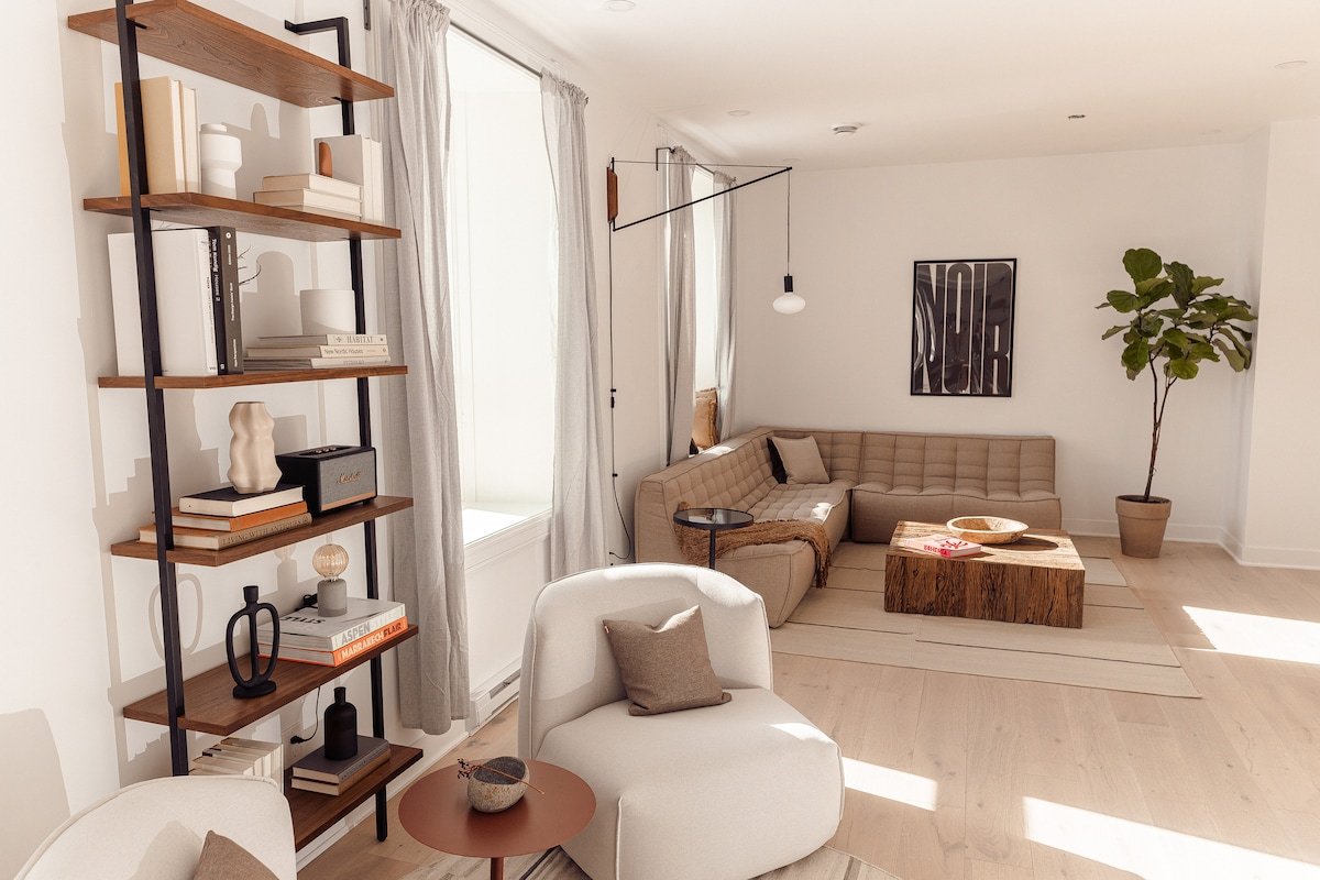 Stunning 6 Bedroom Penthouse in Old Montreal! gallery image 3