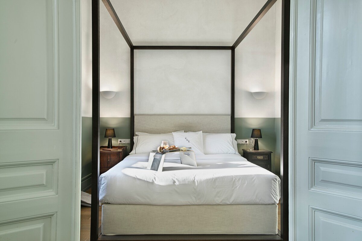 ATHINAIDOS UNIQUE RESIDENCE by K&K gallery image 3