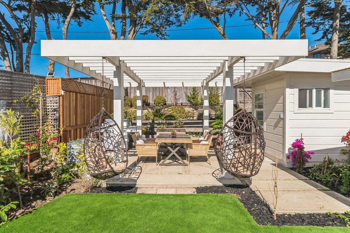 Oceanview Sauna, Hot Tub & Fire Pit Serene Getaway gallery image 4