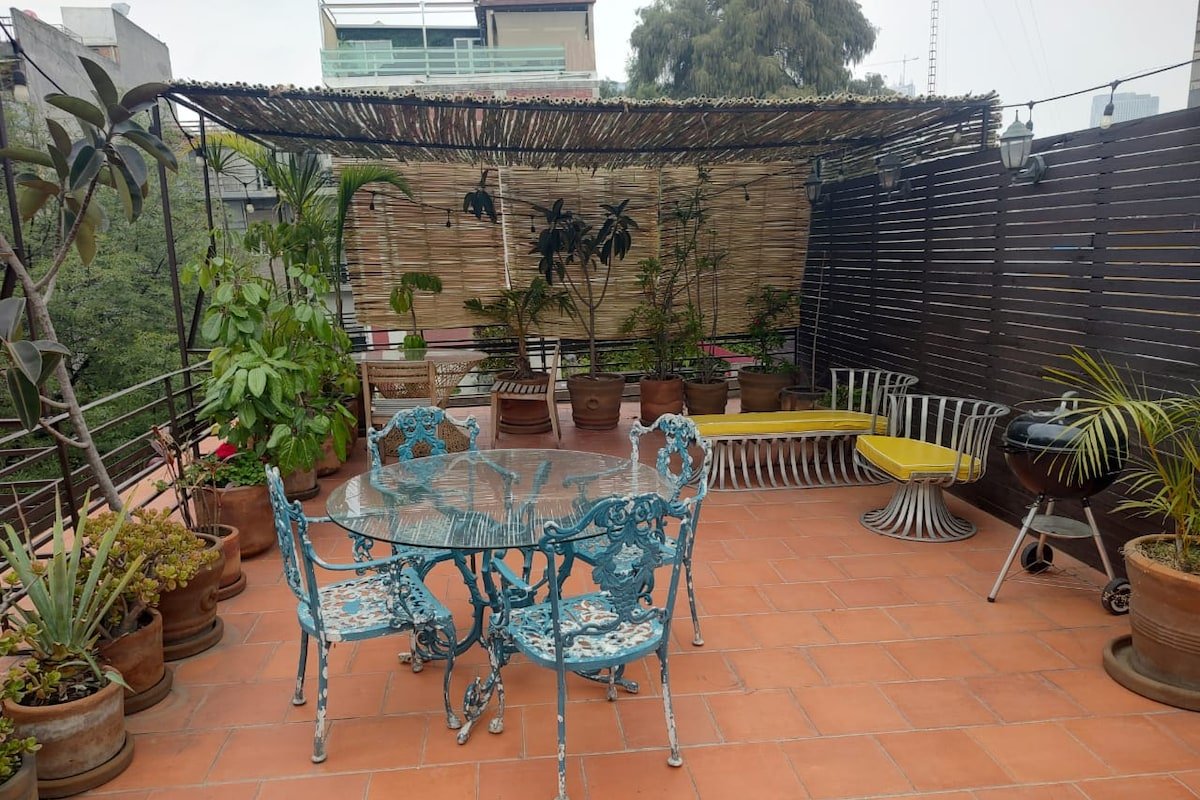 Deco House w/ Park View Rooftop gallery image 3