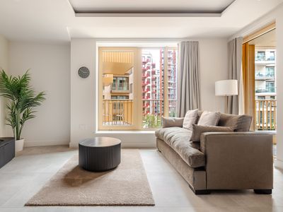 Stylish 1-Bed w/Balcony by Battersea Power Station