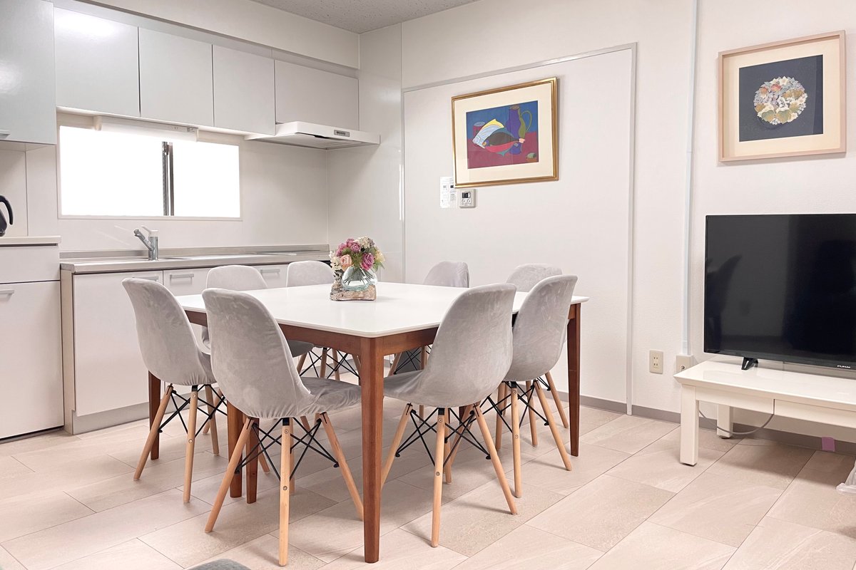 6〜15名推奨138㎡/6BR 2BATH/駅徒歩5分/電車で新宿7分、渋谷・六本木20分/1階貸切