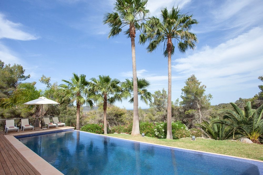 Mountain and sea view Villa gallery image 2