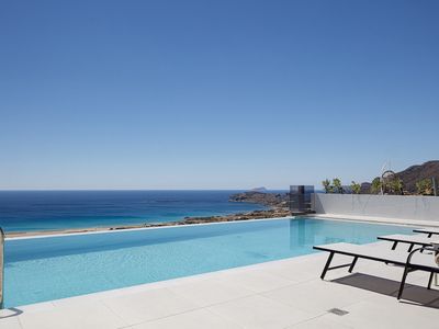 Sea Lovers Villa, 2 BD, private pool, sea views