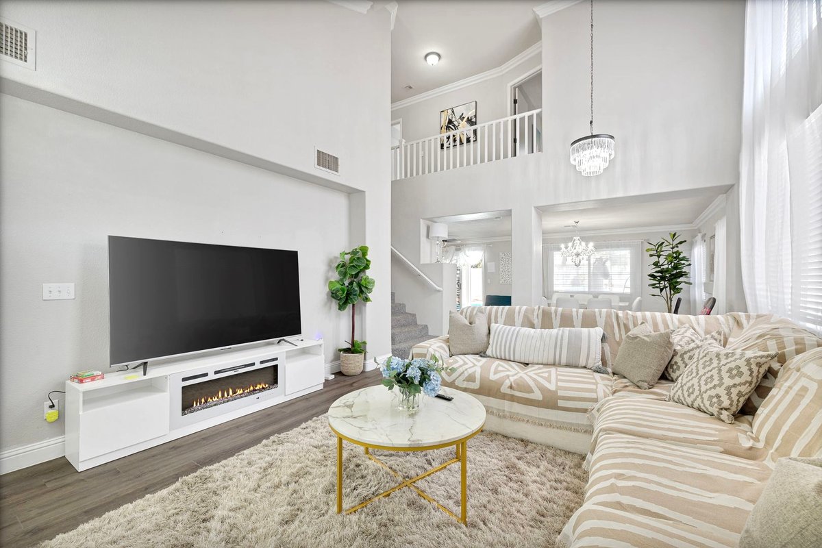 Modern Home in Vegas Strip | Heated Pool | Jacuzzi