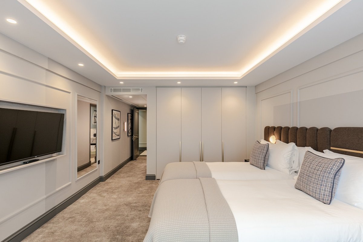 Deluxe Two-Bedroom Apartments gallery image 5