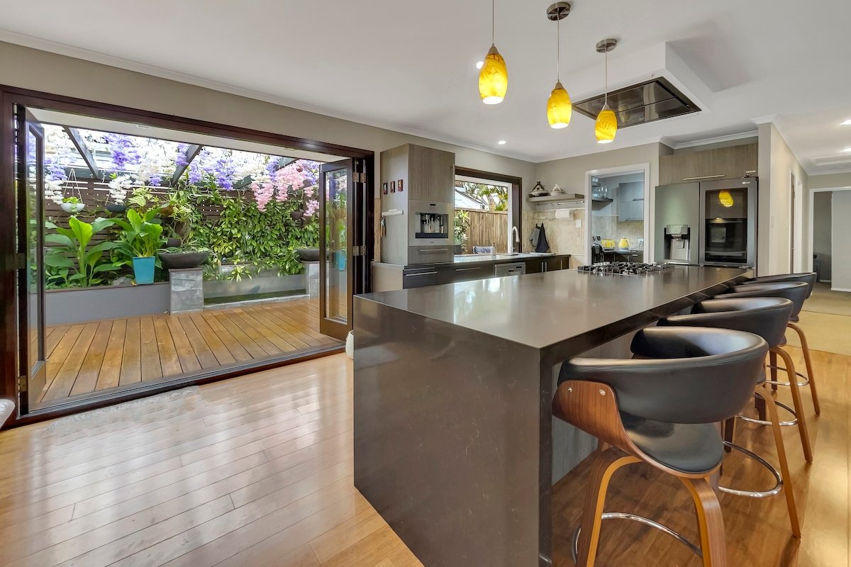 Noosa Tranquil Oasis, Magnesium Pool & Kayaking gallery image 3