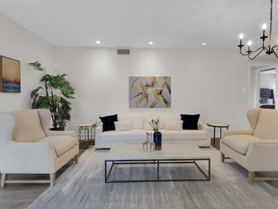 Modern Home | Close to Universal | Van Nuys, CA