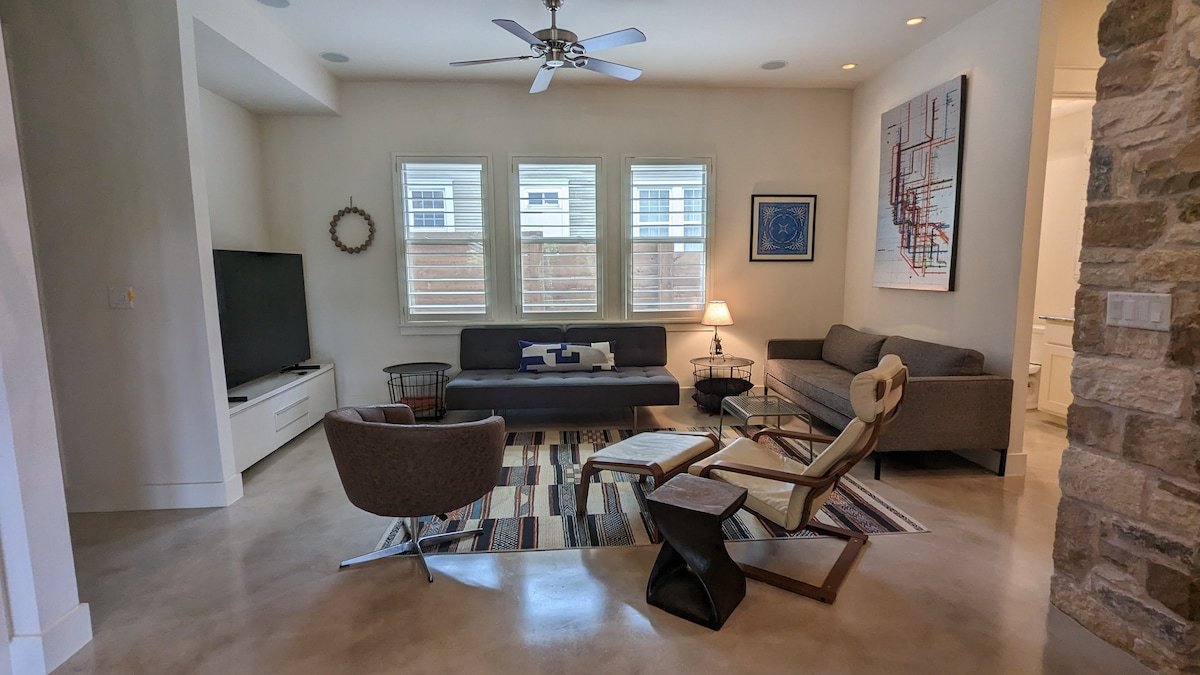 SoCo Stone House gallery image 2