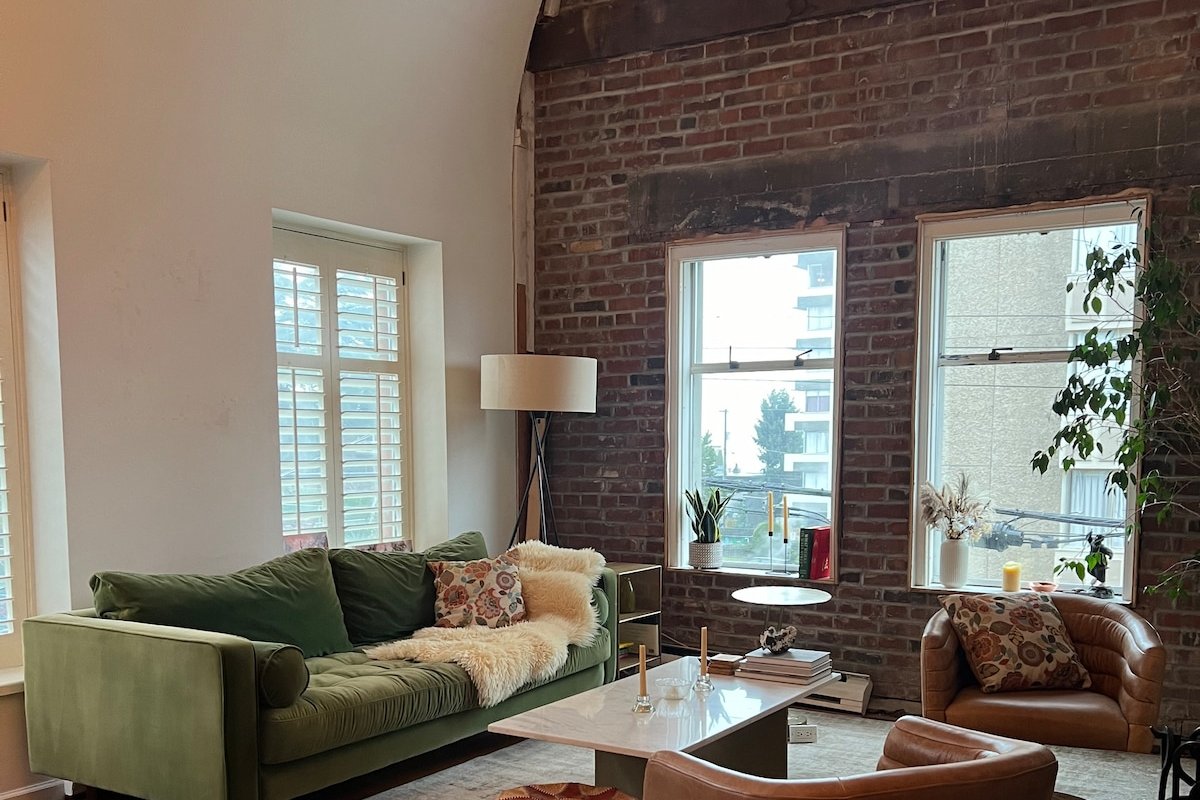 Two Floor Rooftop Patio Steps from Kits Beach gallery image 2