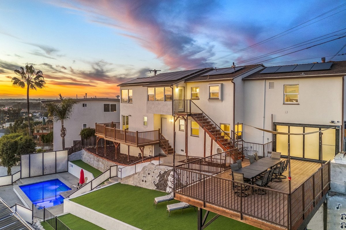 windows of the world. views, pool/spa and fun yard gallery image 3