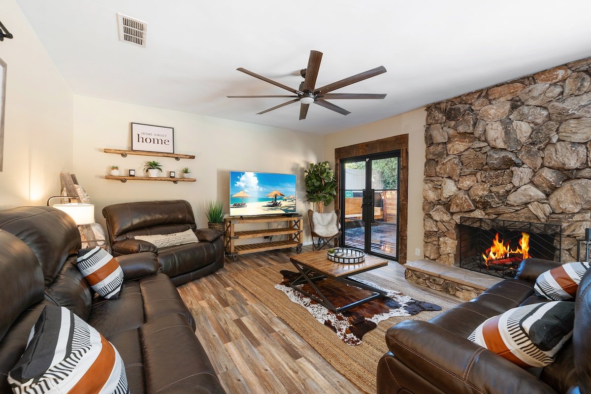 126 Sherman Oaks home -Pool gallery image 3