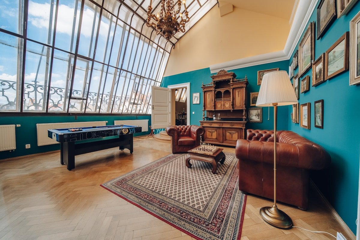 Magnificent historical penthouse Prague downtown gallery image 2