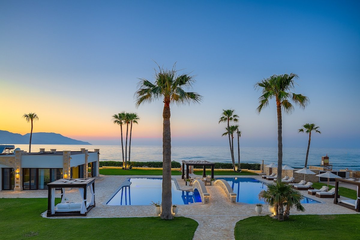 Villa Paralia A Beachfront Romance by etouri