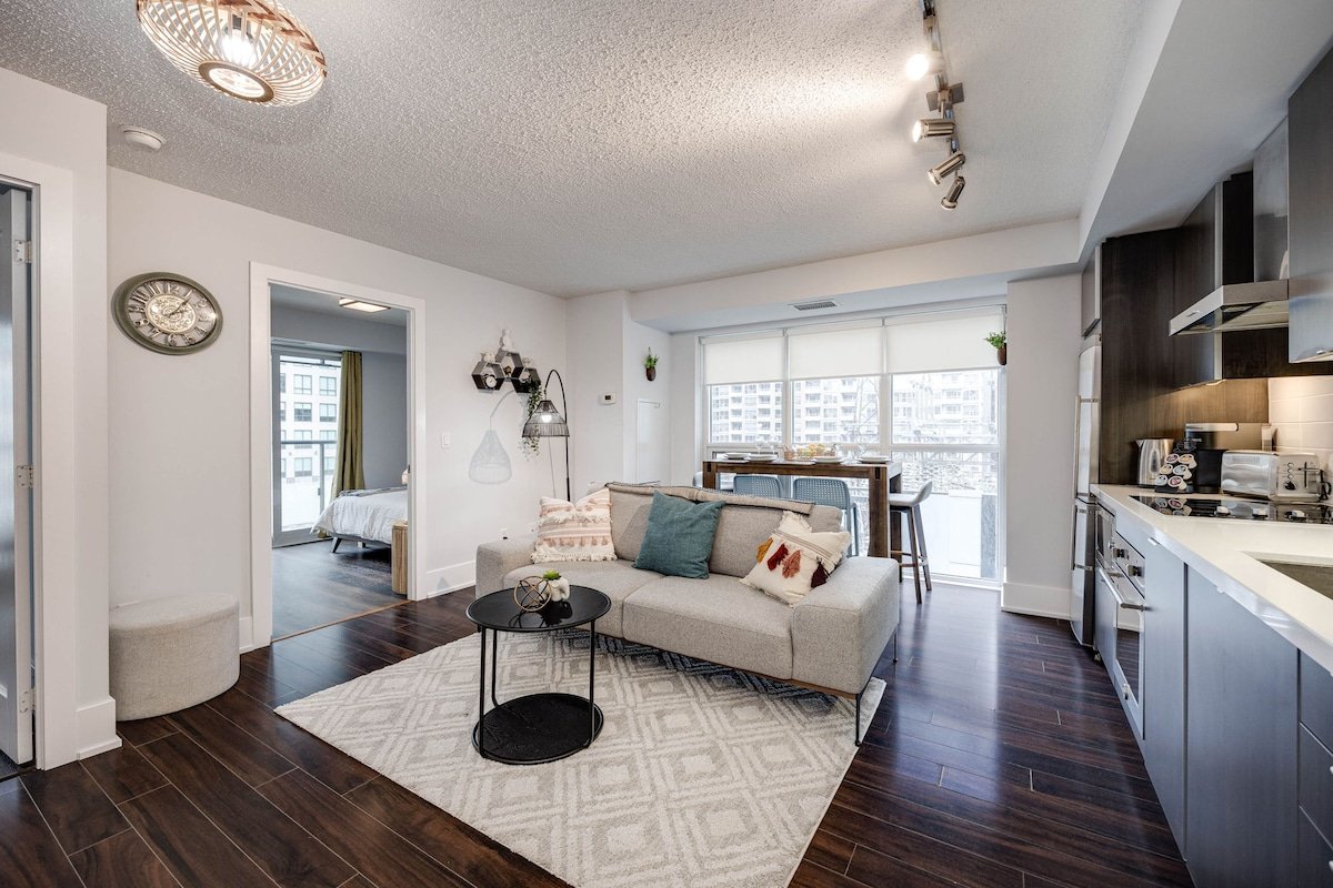 Luxury 3BR Suite w Free Parking-CN, Convention Cnt gallery image 5