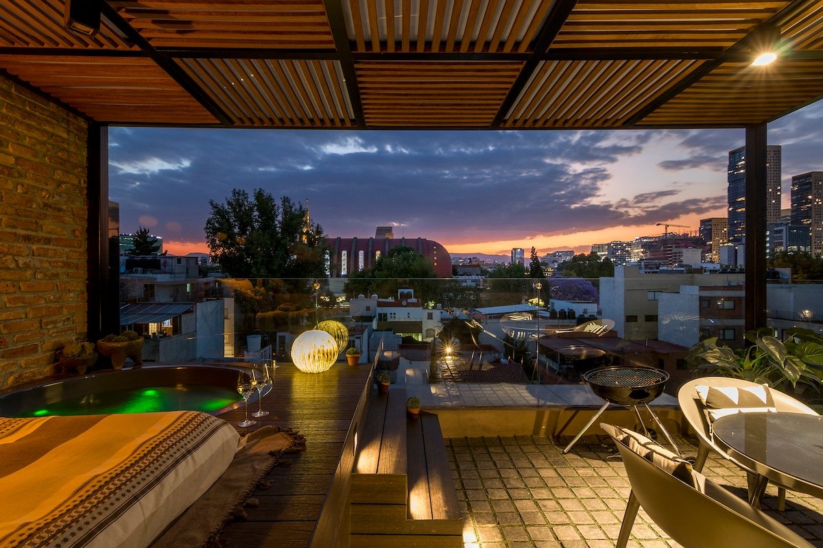 Dreamy Polanco PH Loft | Rooftop, Jacuzzi, Views gallery image 2