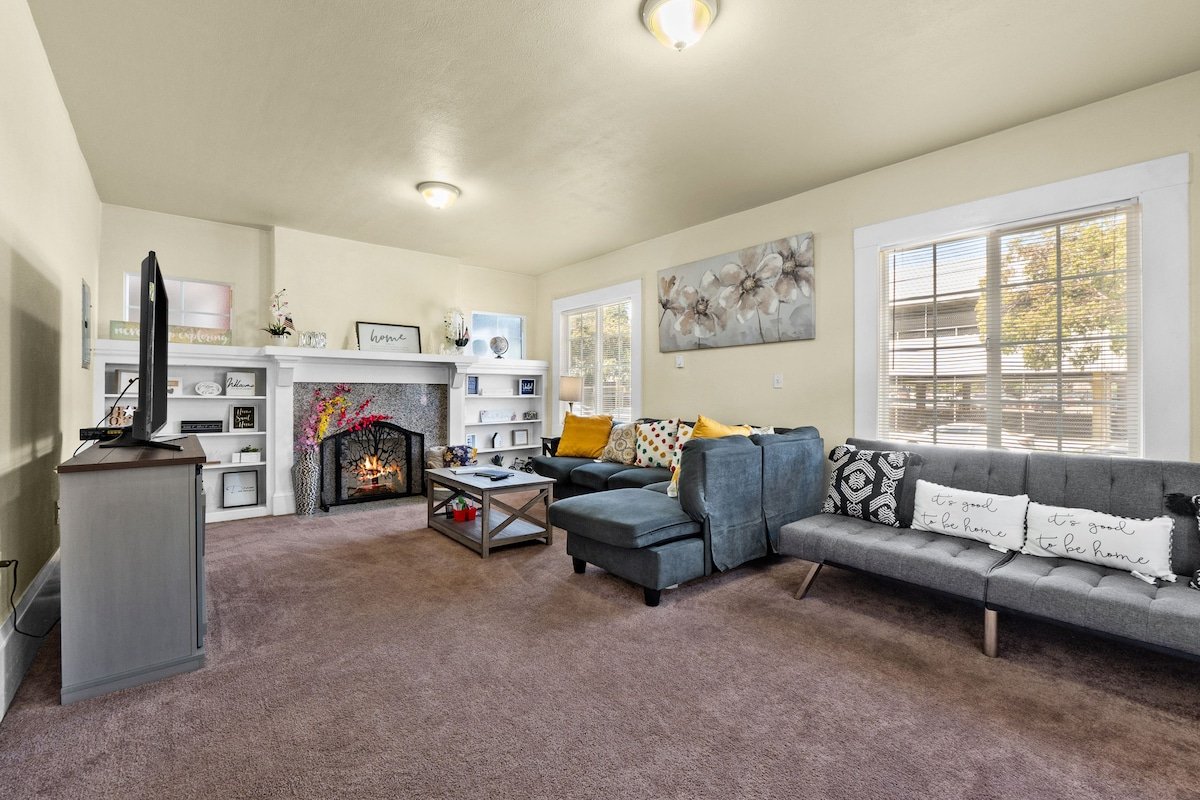 Spacious Home in Oakland gallery image 2