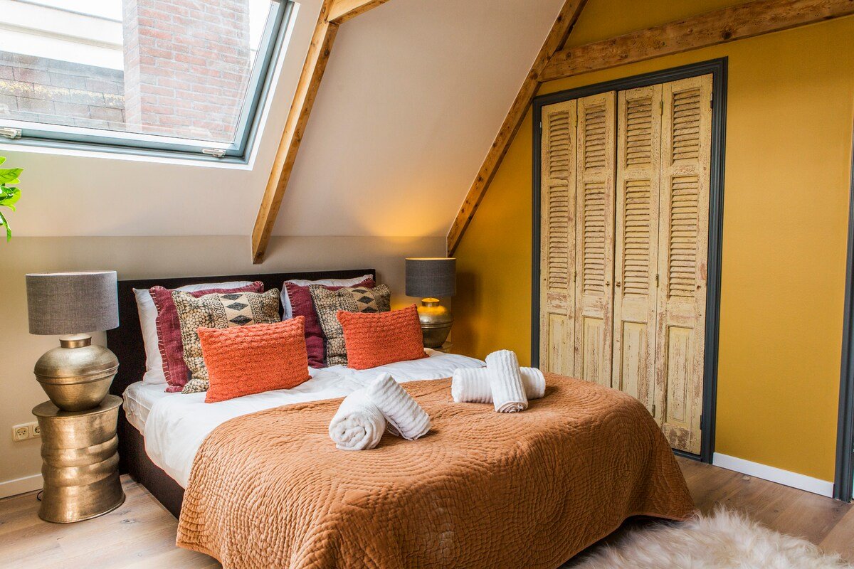 Beautiful spacious appartment in de Pijp (140M2) gallery image 4