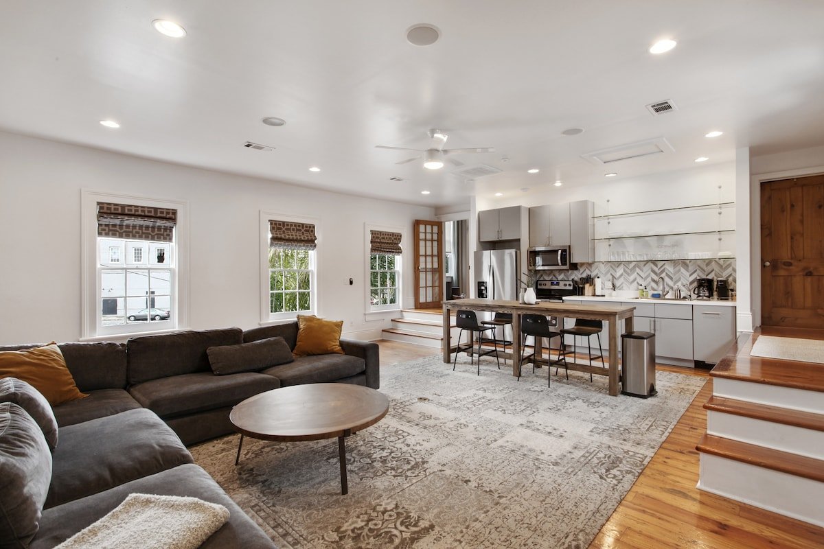 Beautiful LGD Guesthouse | On Magazine Street gallery image 2