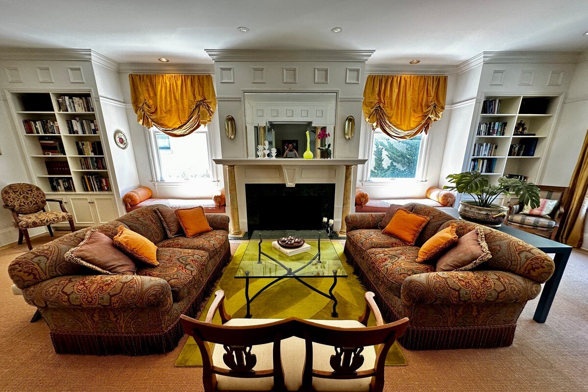 Spacious and elegant Presidio Heights home gallery image 2