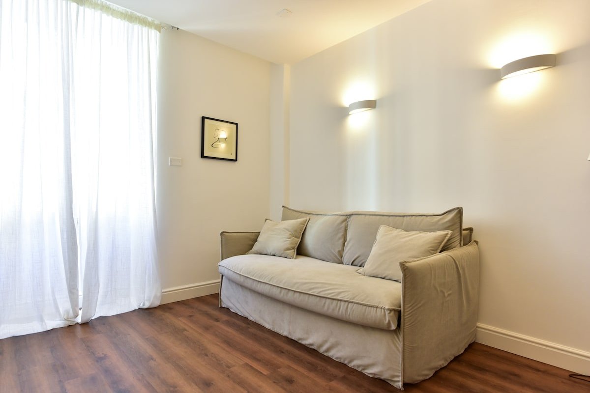 Elegant apartment near the Pantheon gallery image 4