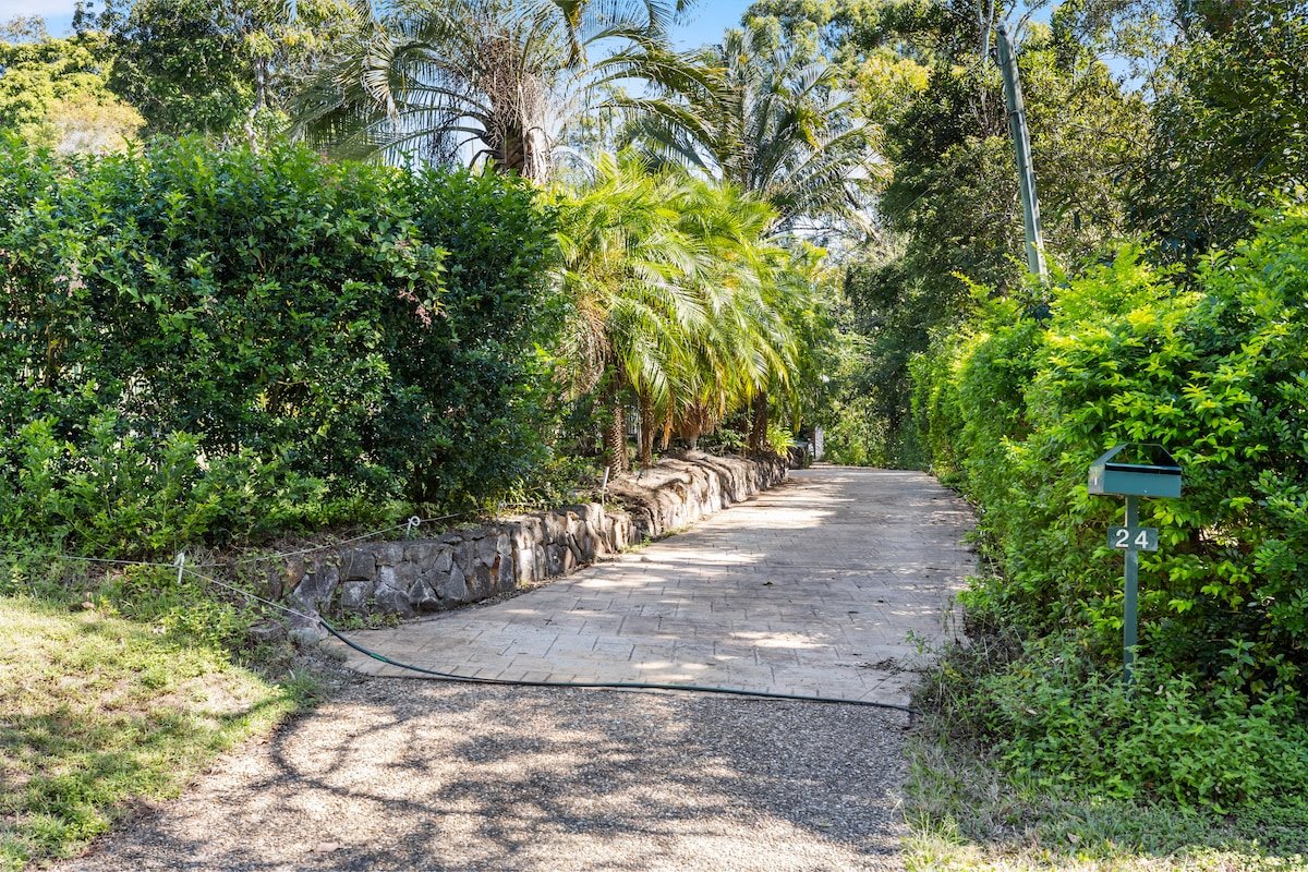 Holiday Home in Fig Tree Pocket gallery image 3