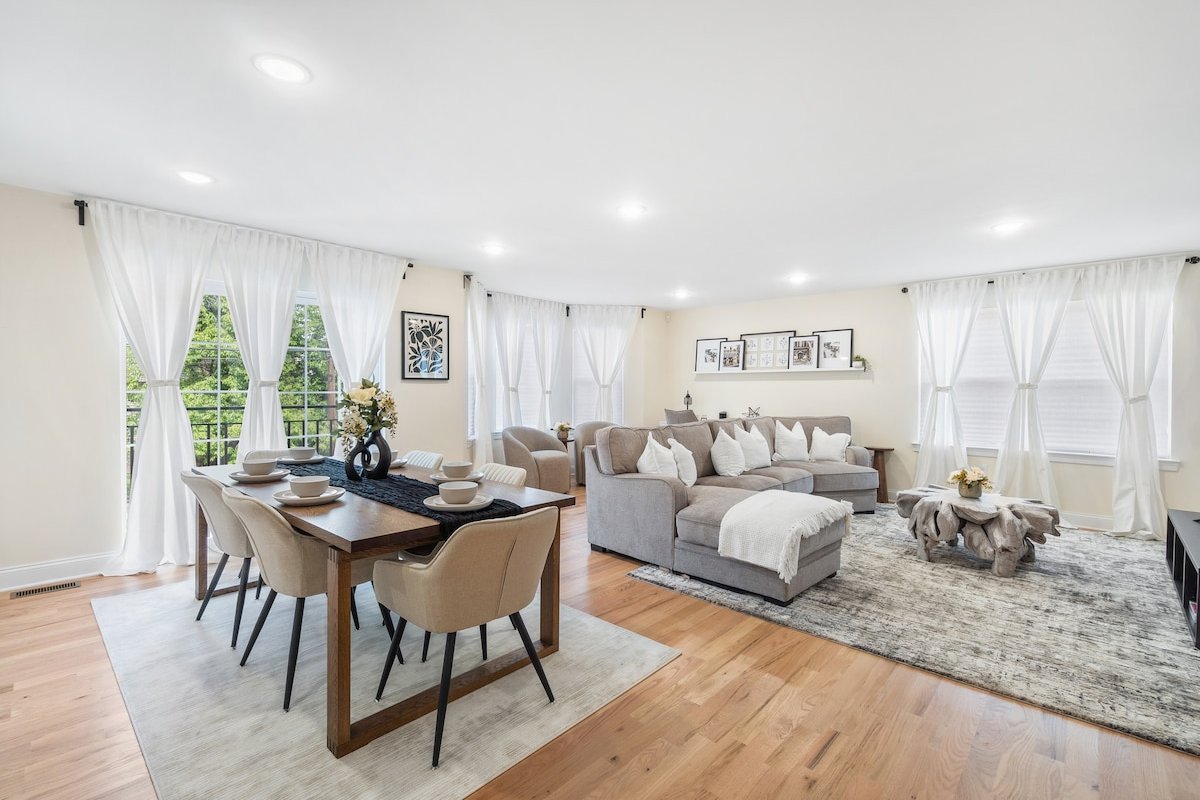 Chic New Build 3BR | Near EWR, NYC & MetLife gallery image 2