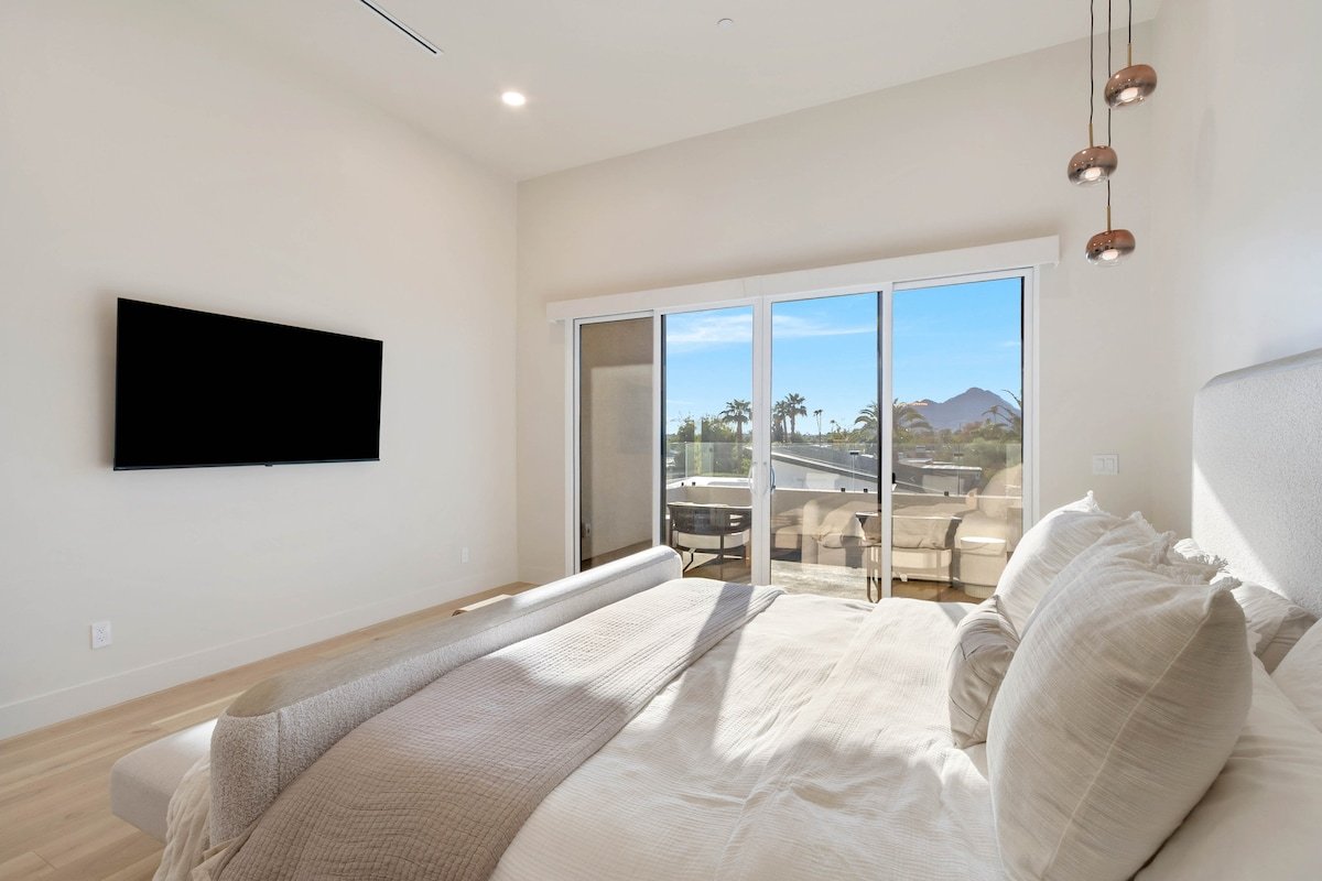 Scottsdale Desert Luxe Retreat – 6BR Luxury Home gallery image 5