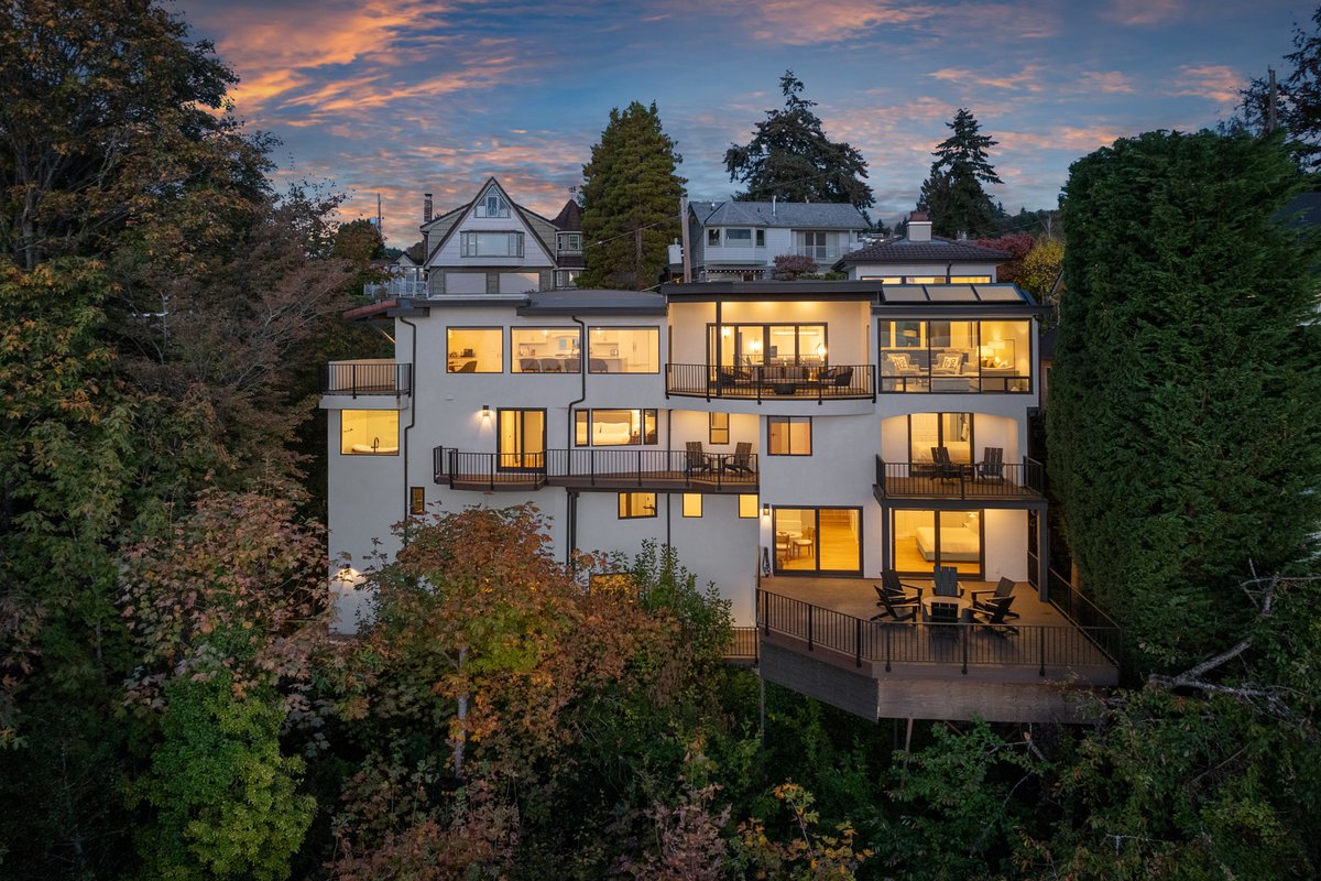 Water View Retreat | West Seattle • Hot Tub • EV