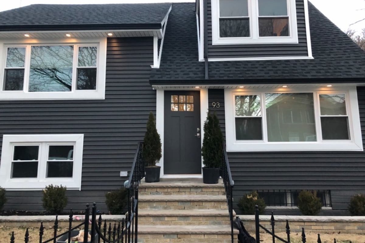 Large NYC Home! Close Proximity to Manhattan! gallery image 3