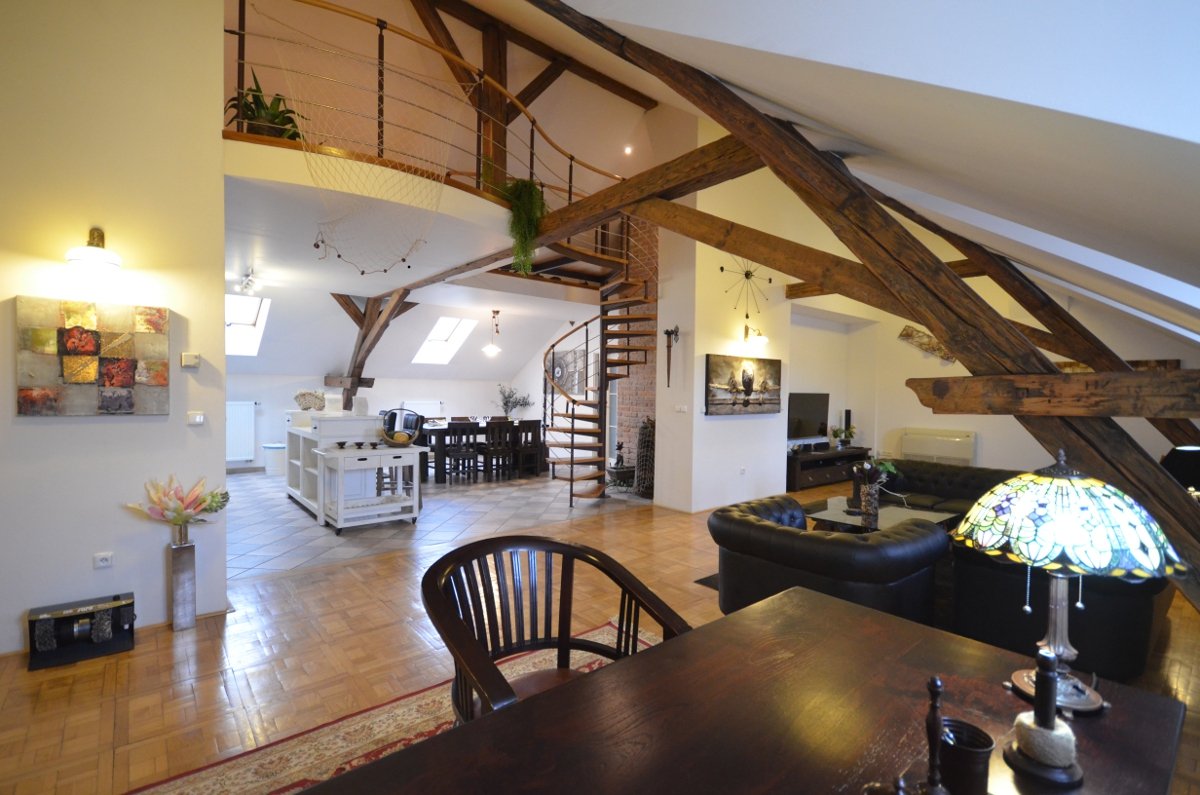 Grand Luxury Attic Hastalska – Old Town Square