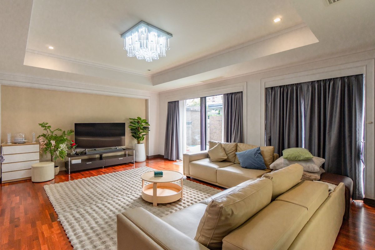 Thonglo25 Swimming pool Villa素坤逸铜锣25巷6卧4卫泳池花园别墅