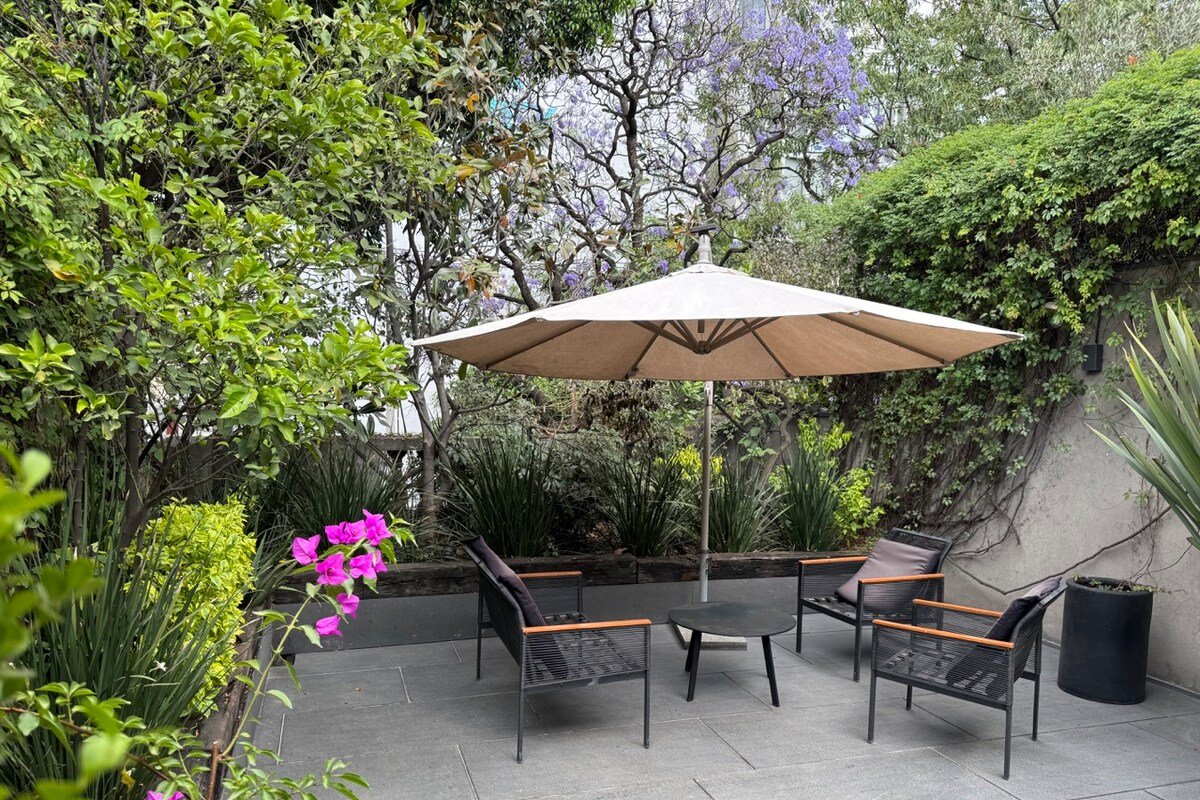 Serviced 4BR Retreat | Designer Home in Condesa gallery image 3