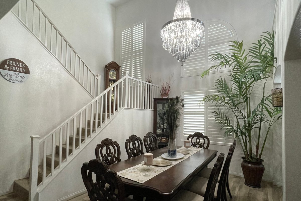 Luxurious 5 Bedroom Vegas Home w/Loft! Sleeps-14