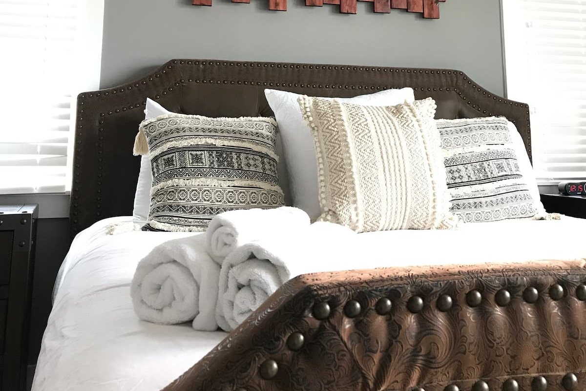 ⭐️🎻⭐️MUSIC CITY CENTRAL•ARCADE•AIR HOCKEY•FOOSBALL⭐️⭐️