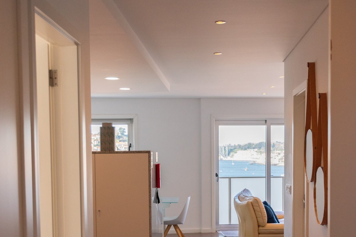 Magnificent River View – 3BR Porto Apartment gallery image 3