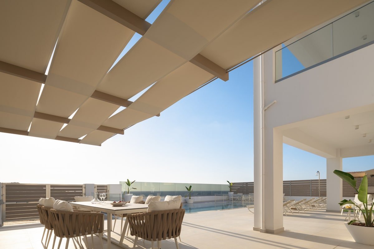 Jako Villa, a few meters away from the beach gallery image 4